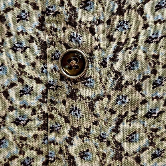 White Stag Button Up Top - Picture 4 of 9